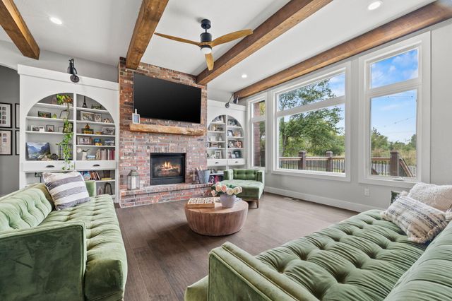 1373 N Rockingham Avenue, Nixa, MO 65714