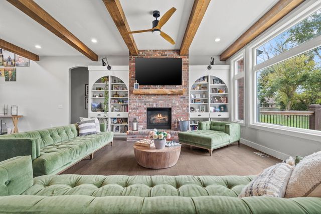 1373 N Rockingham Avenue, Nixa, MO 65714