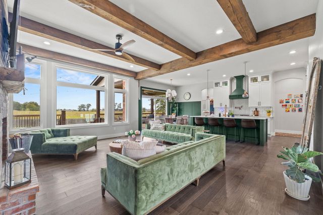 1373 N Rockingham Avenue, Nixa, MO 65714