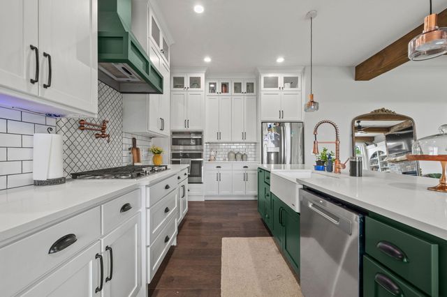 1373 N Rockingham Avenue, Nixa, MO 65714