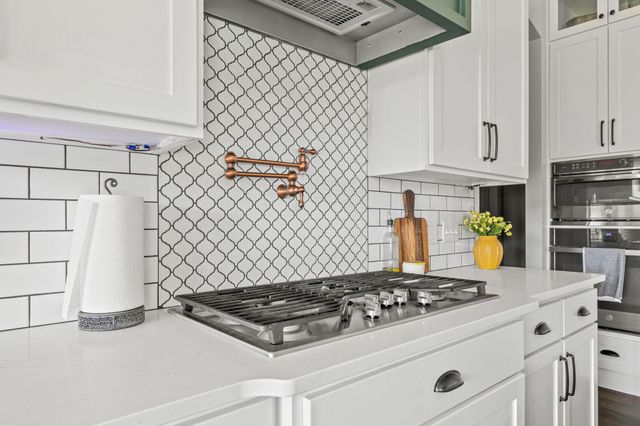 1373 N Rockingham Avenue, Nixa, MO 65714