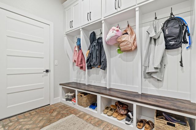 1373 N Rockingham Avenue, Nixa, MO 65714