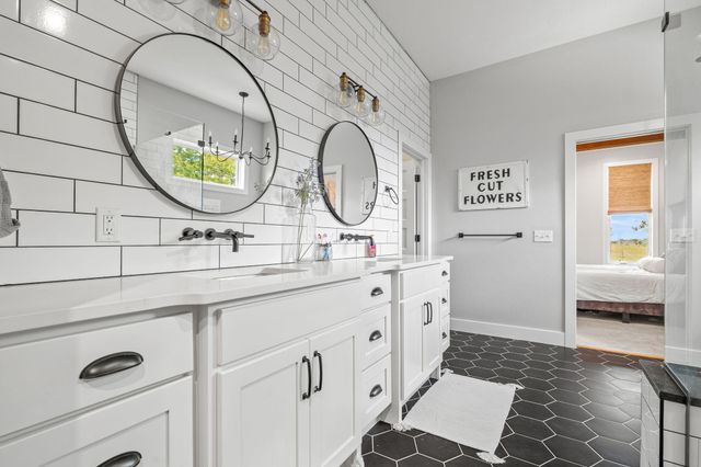 1373 N Rockingham Avenue, Nixa, MO 65714