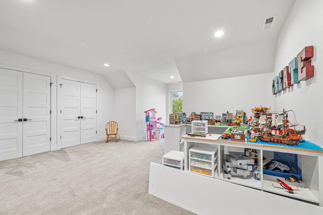 1373 N Rockingham Avenue, Nixa, MO 65714