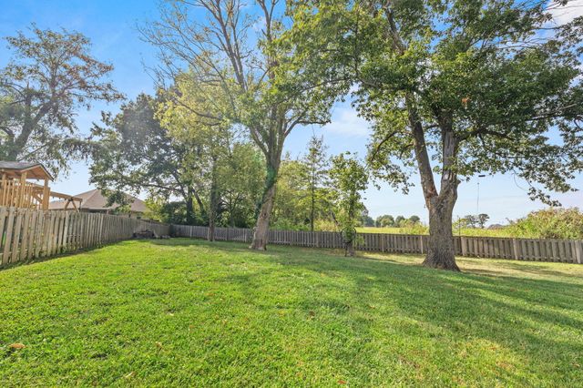 1373 N Rockingham Avenue, Nixa, MO 65714