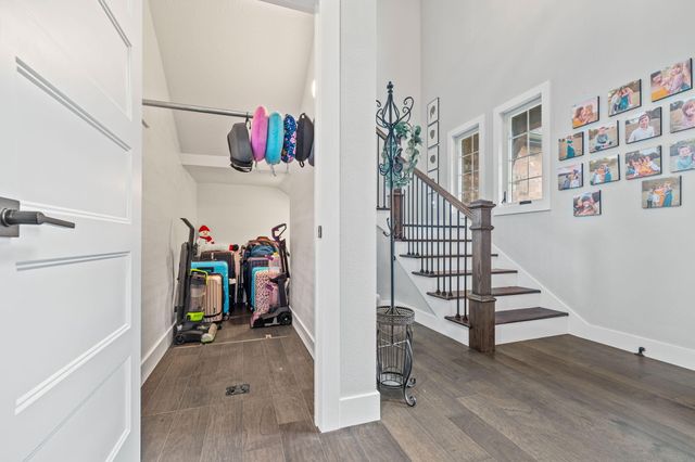 1373 N Rockingham Avenue, Nixa, MO 65714