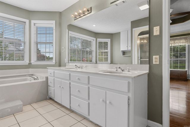 34 Fairway Dr, Cabot, AR 72023