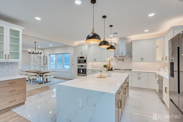 54 Nevsky Street, Edison, NJ 08820