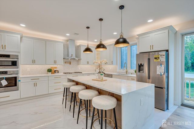 54 Nevsky Street, Edison, NJ 08820