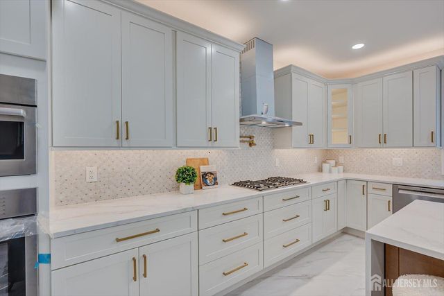 54 Nevsky Street, Edison, NJ 08820