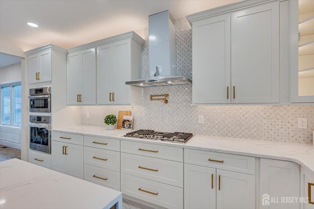 54 Nevsky Street, Edison, NJ 08820