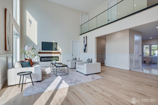 54 Nevsky Street, Edison, NJ 08820