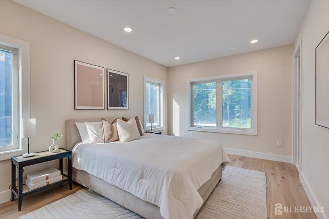 54 Nevsky Street, Edison, NJ 08820