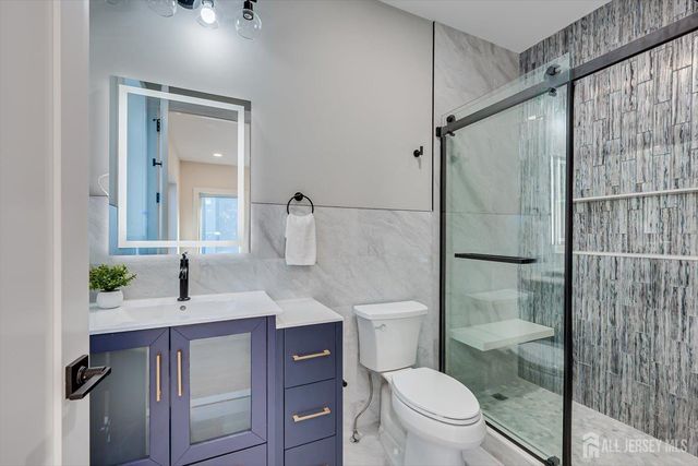 54 Nevsky Street, Edison, NJ 08820