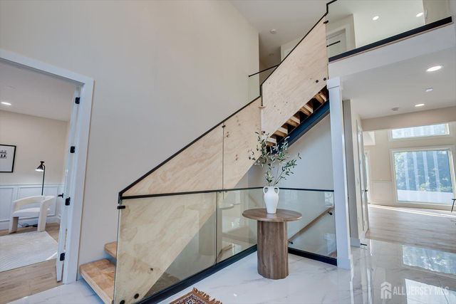 54 Nevsky Street, Edison, NJ 08820