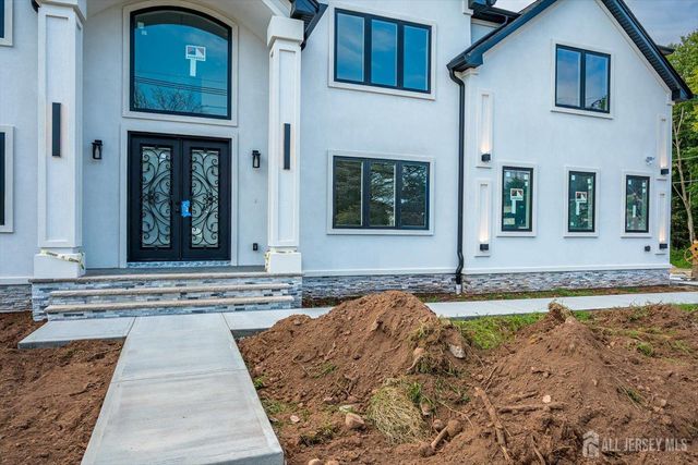 54 Nevsky Street, Edison, NJ 08820