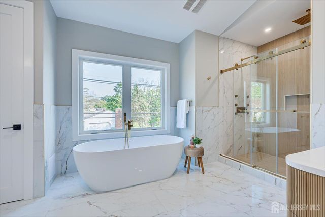 54 Nevsky Street, Edison, NJ 08820