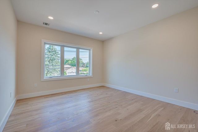 54 Nevsky Street, Edison, NJ 08820