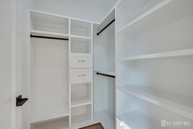 54 Nevsky Street, Edison, NJ 08820