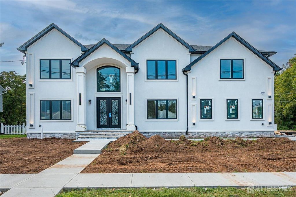 54 Nevsky Street, Edison, NJ 08820