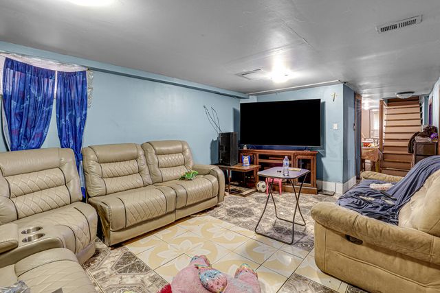 2632 N Merrimac Avenue, Chicago, IL 60639