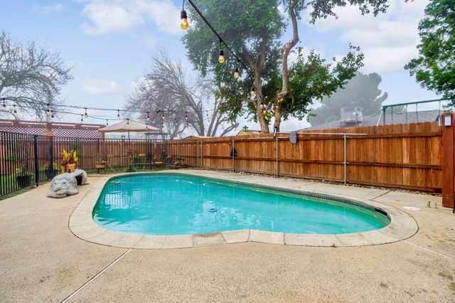 3849 N Stanford Avenue, Fresno, CA 93727