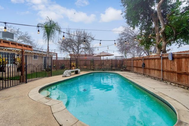 3849 N Stanford Avenue, Fresno, CA 93727