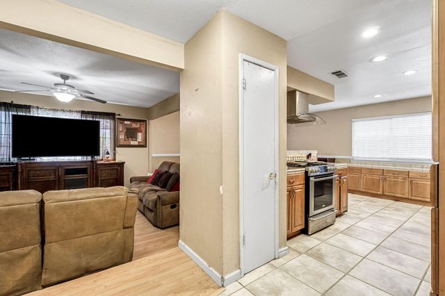 3849 N Stanford Avenue, Fresno, CA 93727