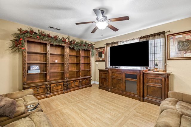 3849 N Stanford Avenue, Fresno, CA 93727