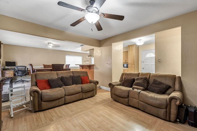3849 N Stanford Avenue, Fresno, CA 93727