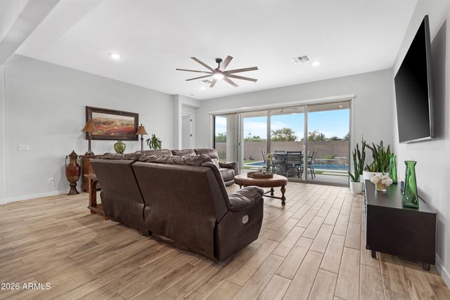 17164 W ROYAL PALM Road, Waddell, AZ 85355