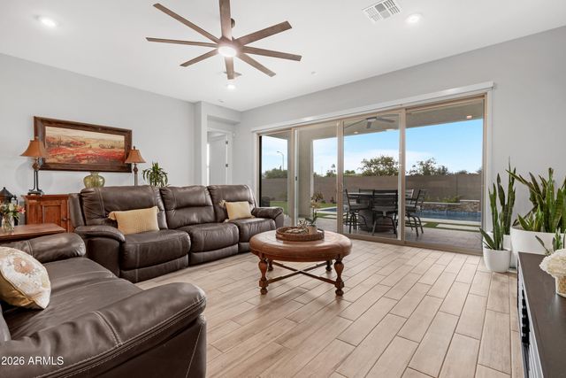 17164 W ROYAL PALM Road, Waddell, AZ 85355