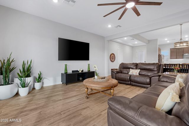 17164 W ROYAL PALM Road, Waddell, AZ 85355