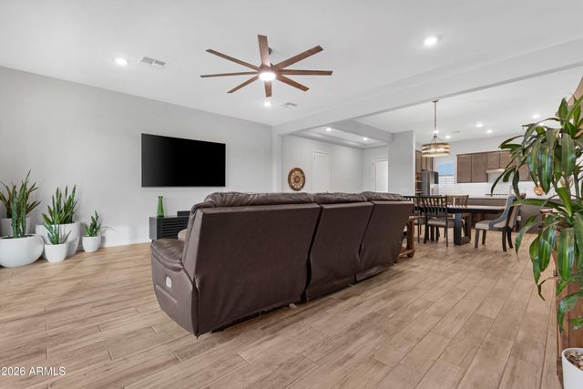 17164 W ROYAL PALM Road, Waddell, AZ 85355