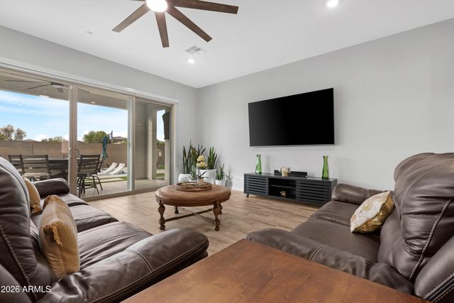 17164 W ROYAL PALM Road, Waddell, AZ 85355