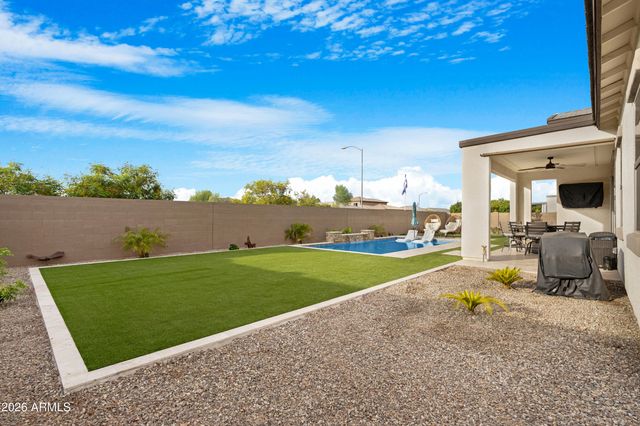 17164 W ROYAL PALM Road, Waddell, AZ 85355