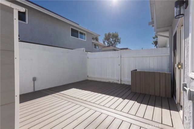 9538 Bickley Dr 2, Huntington Beach, CA 92646