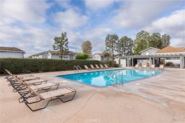 9538 Bickley Dr 2, Huntington Beach, CA 92646