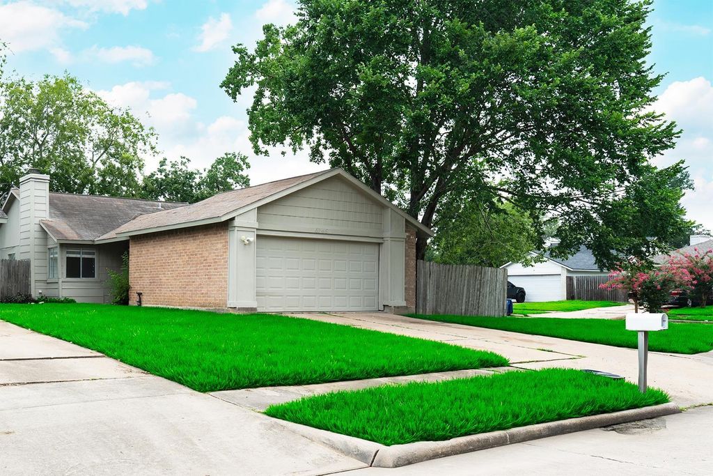 6345 Northway Drive, Houston, TX 77084
