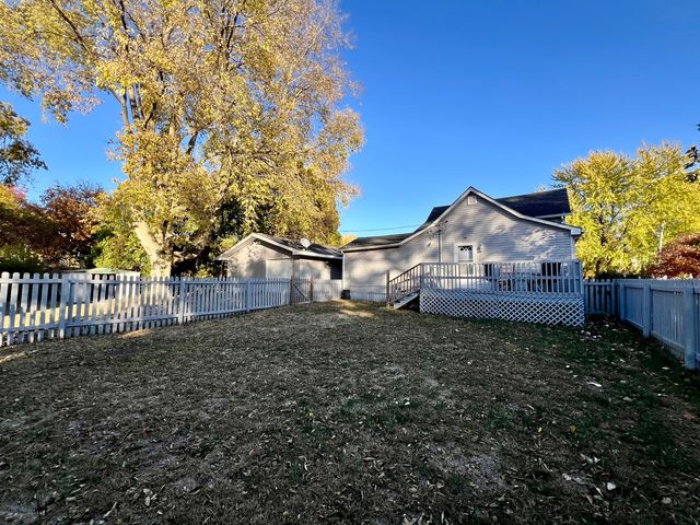 352 S Vermillion Street, Paxton, IL 60957