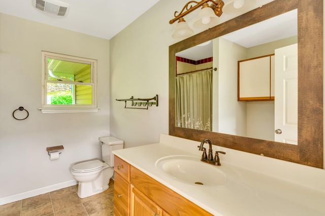 1028 N Runyan Drive, Chattanooga, TN 37405