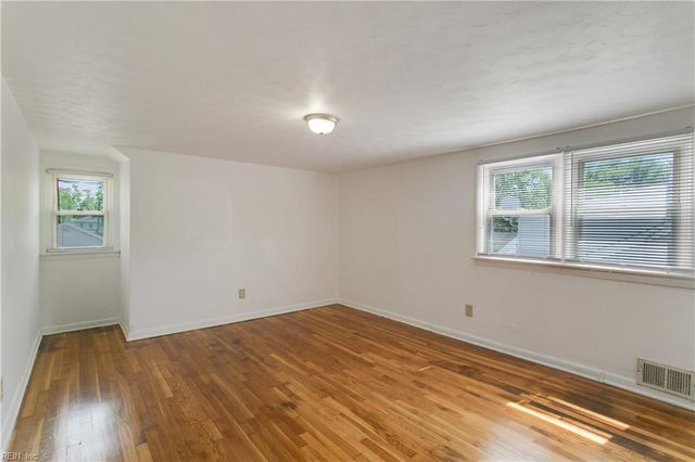 1346 26th ST, Newport News, VA 23607