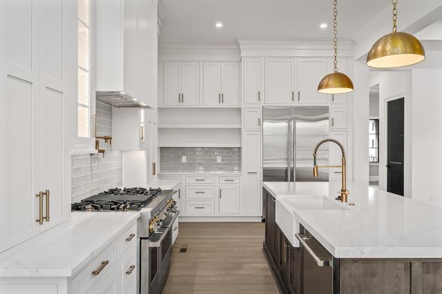 527 Divine Ct, Arrington, TN 37014