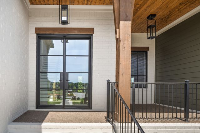 527 Divine Ct, Arrington, TN 37014