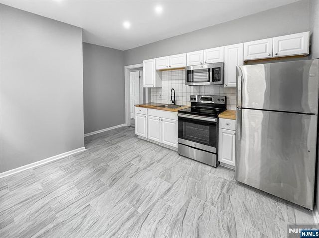 9 Patten Place, Newark, NJ 07112