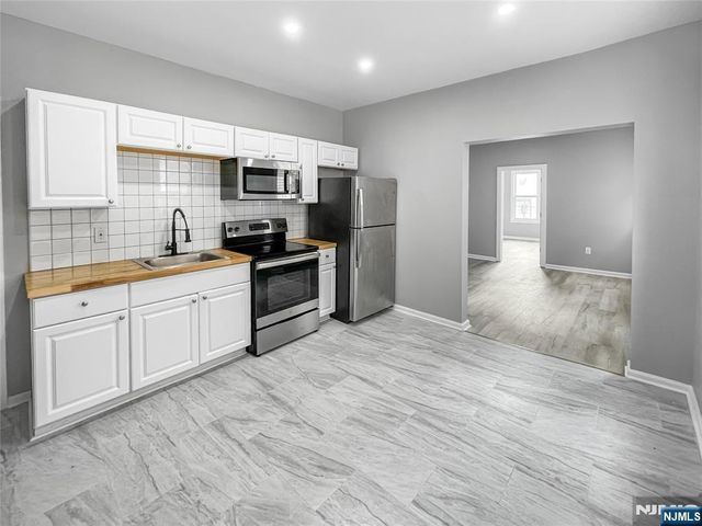 9 Patten Place, Newark, NJ 07112