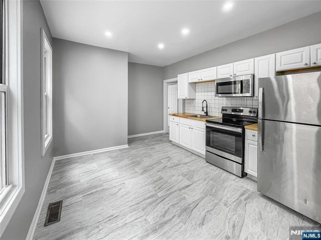 9 Patten Place, Newark, NJ 07112