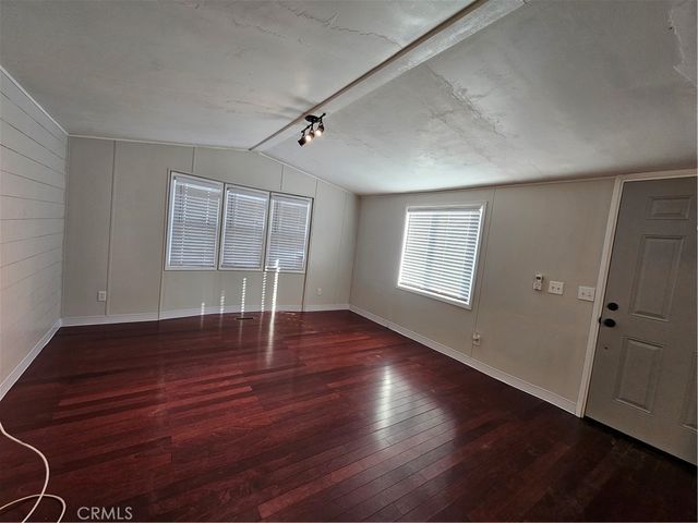 18411 Valley Boulevard 19B, Bloomington, CA 92316