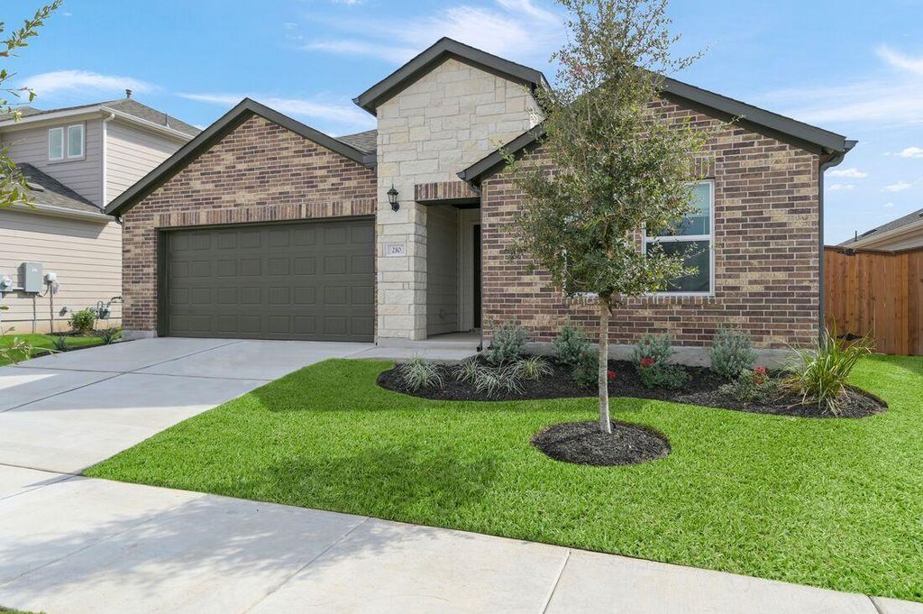 210 Crumpton WAY, Hutto, TX 78634