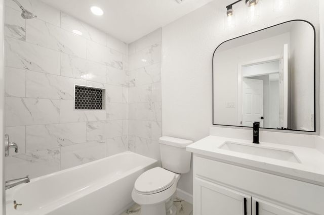 6614 Villarreal Drive, Houston, TX 77489